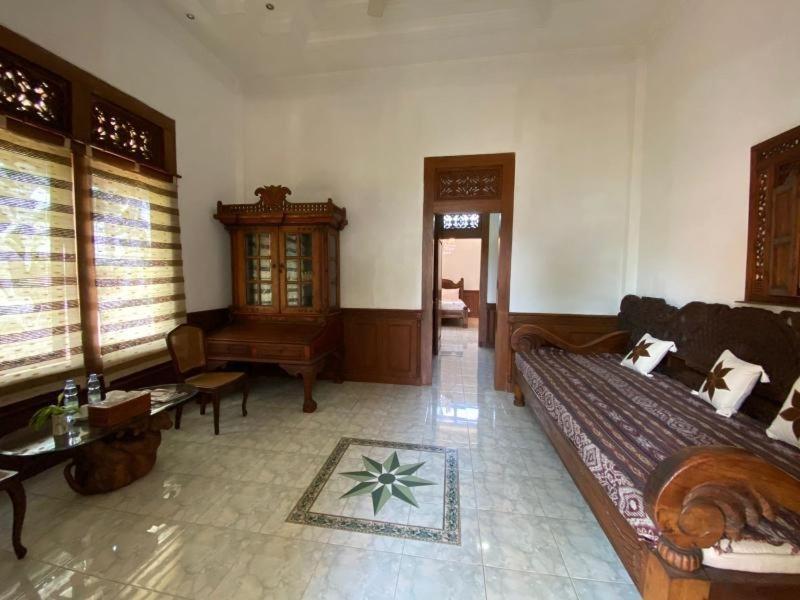 Rumah Pesik Art Heritage Gondowulung Exteriör bild