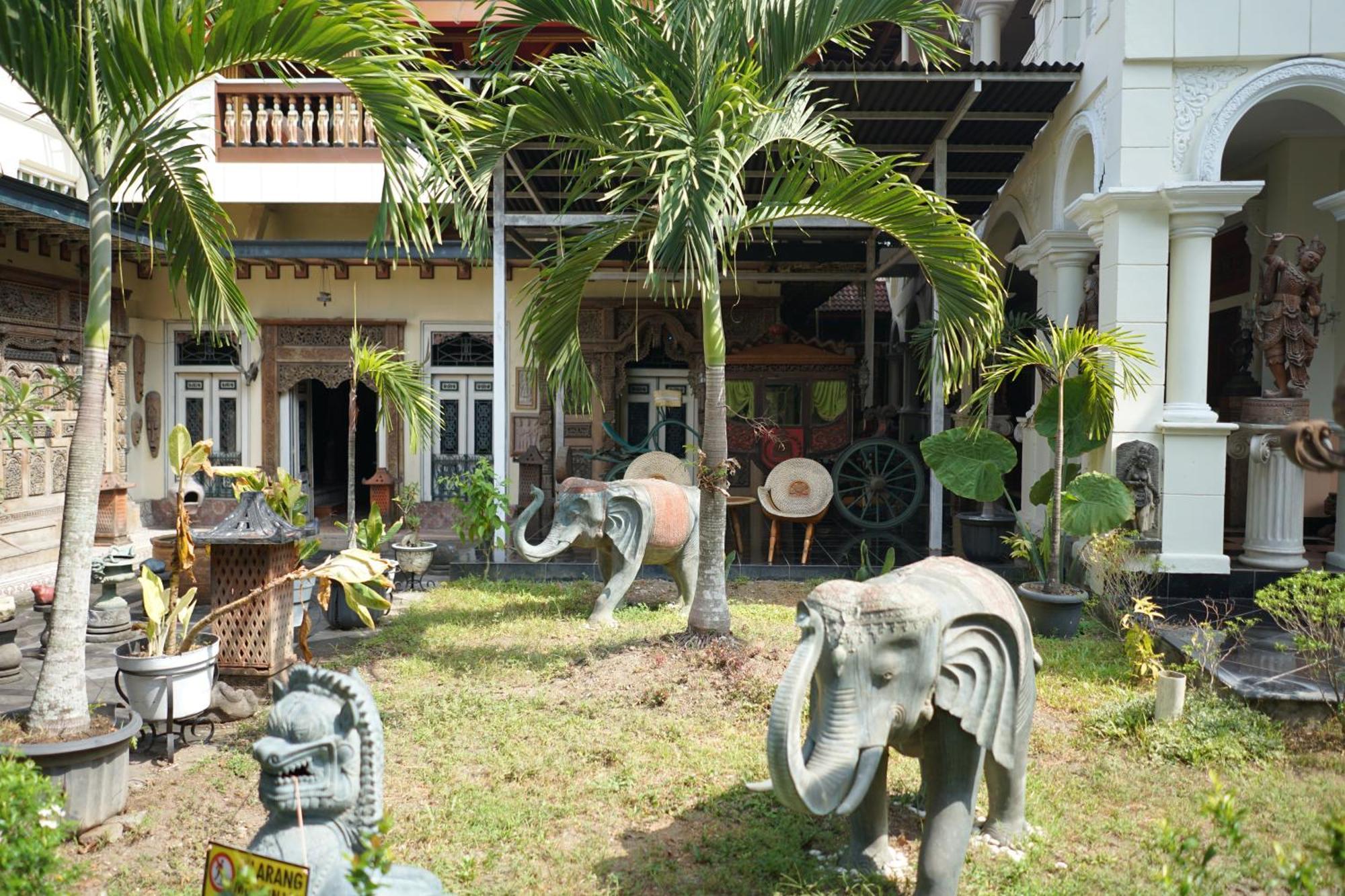 Rumah Pesik Art Heritage Gondowulung Exteriör bild